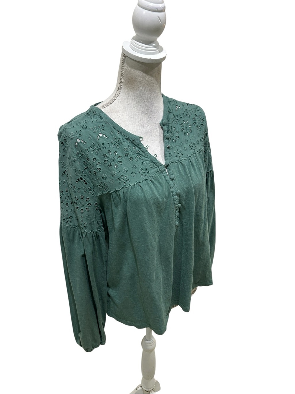 Fat Face Sage Green Eyelet Yoke blouse Top tiny buttons stretchy size large - Picture 4 of 9